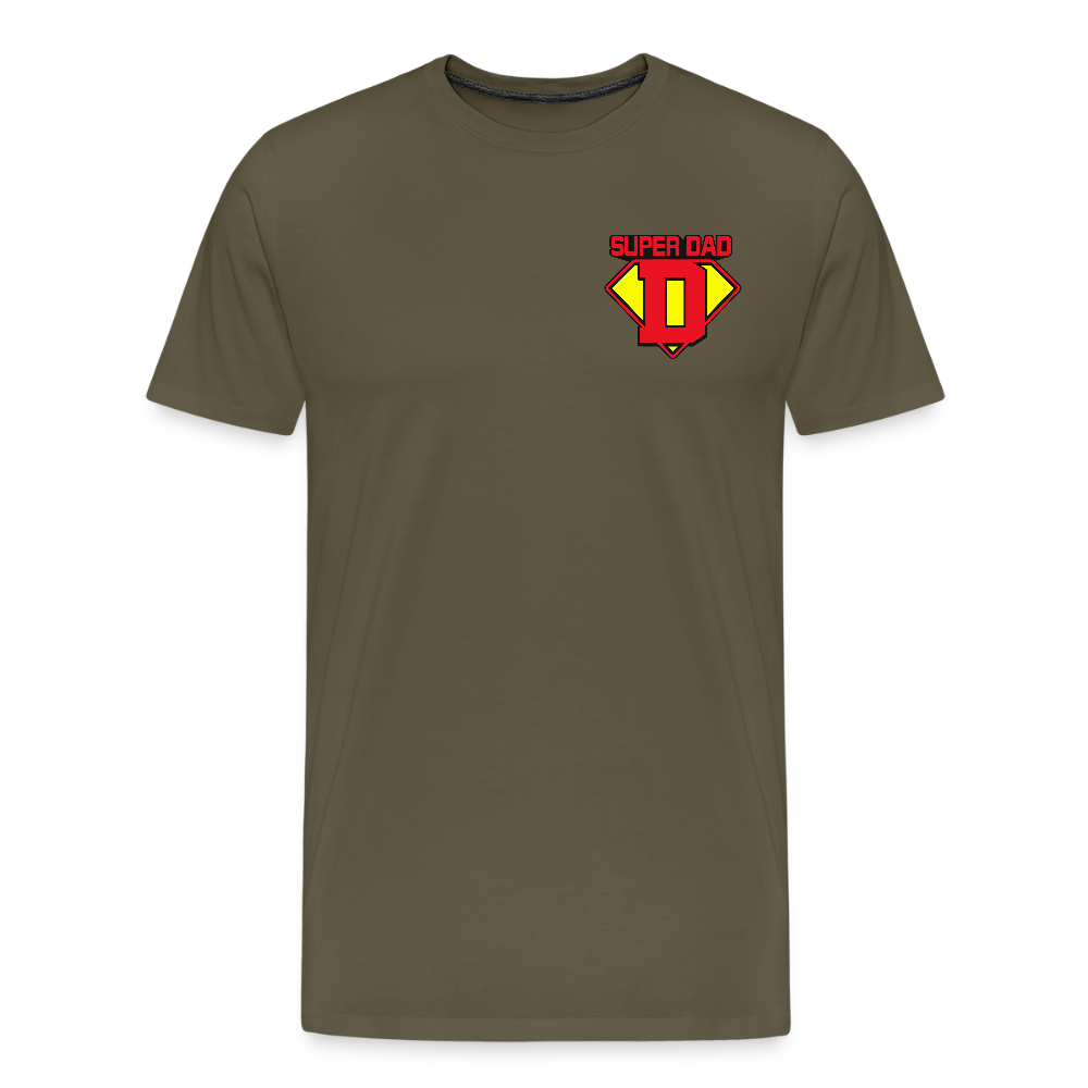 Miesten Spreadshirt Premium T-Paita Superdad rintapainatuksella - khakin