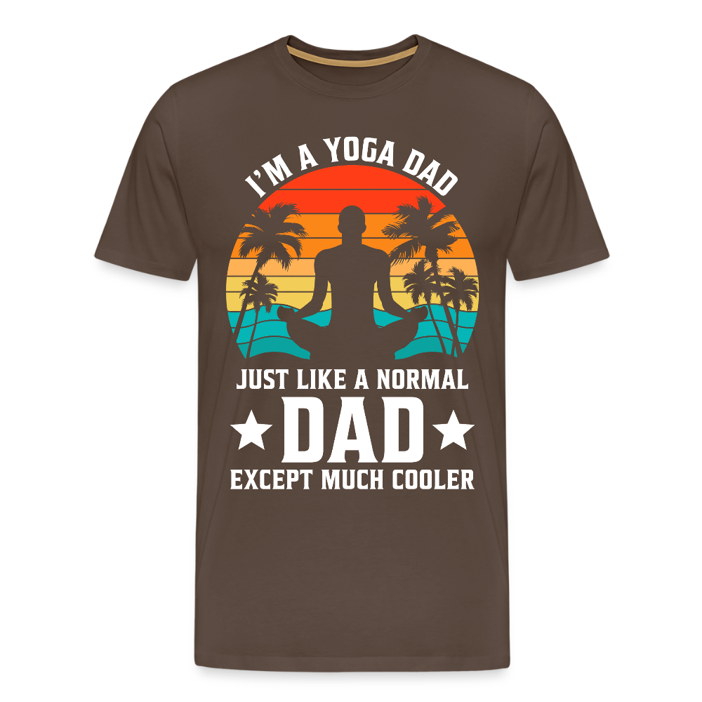 Miesten Spreadshirt Premium T-Paita Yoga Dad Printillä - tyylikäs ruskea