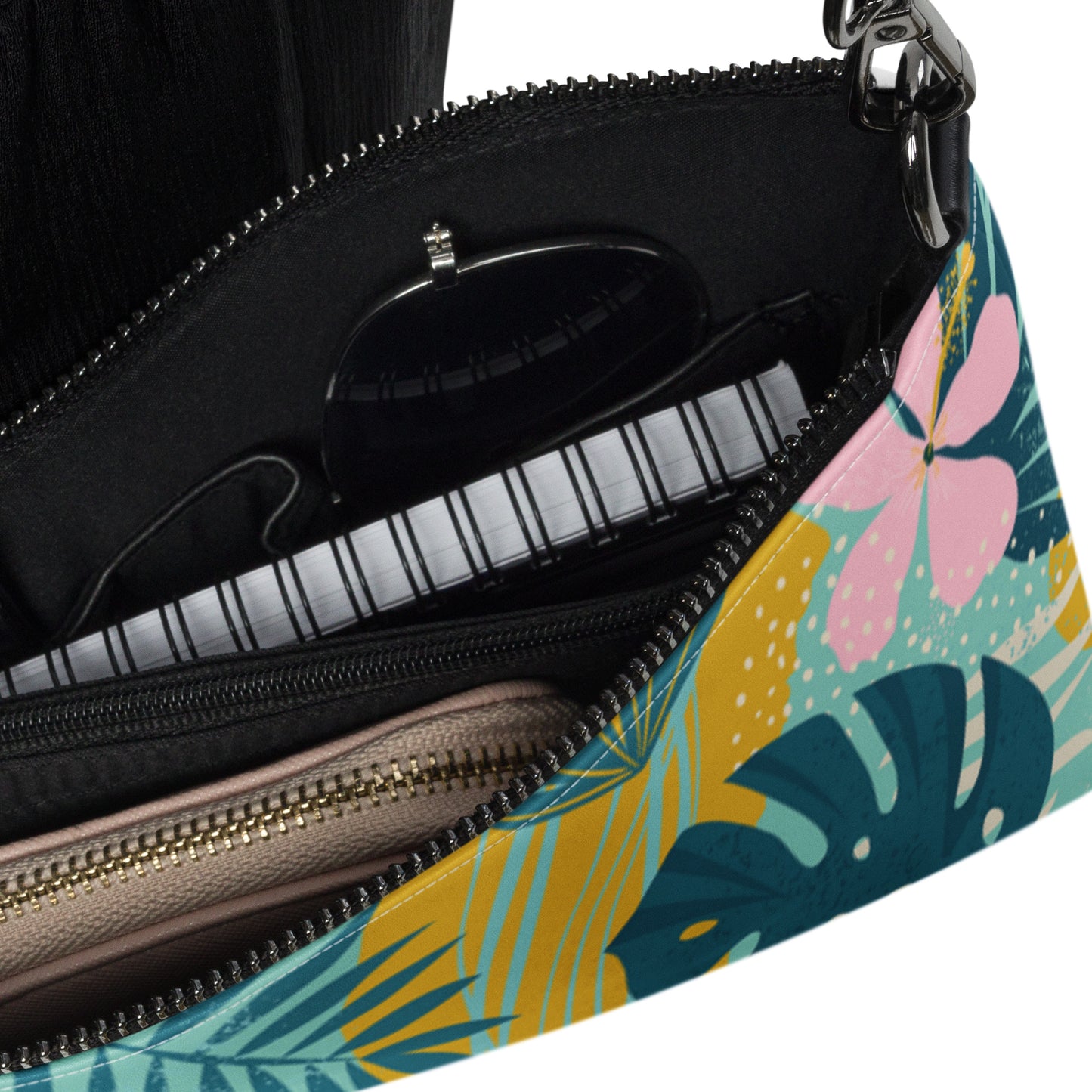 Crossbody laukku sisältä
