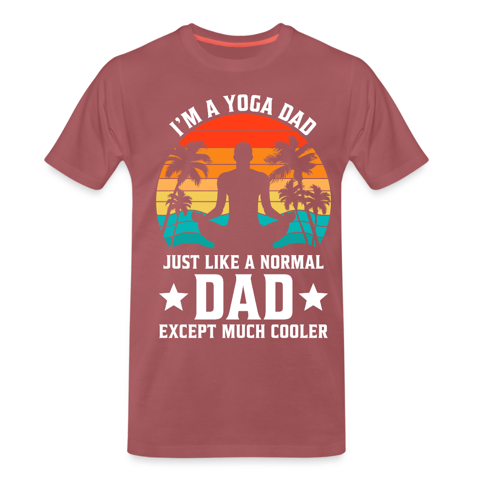 Miesten Spreadshirt Premium T-Paita Yoga Dad Printillä - pestyn burgundin värinen