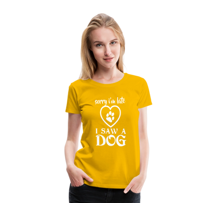 Naisten Spreadshirt Premium T-Paita Koira-aiheisella Printillä - auringonkeltainen